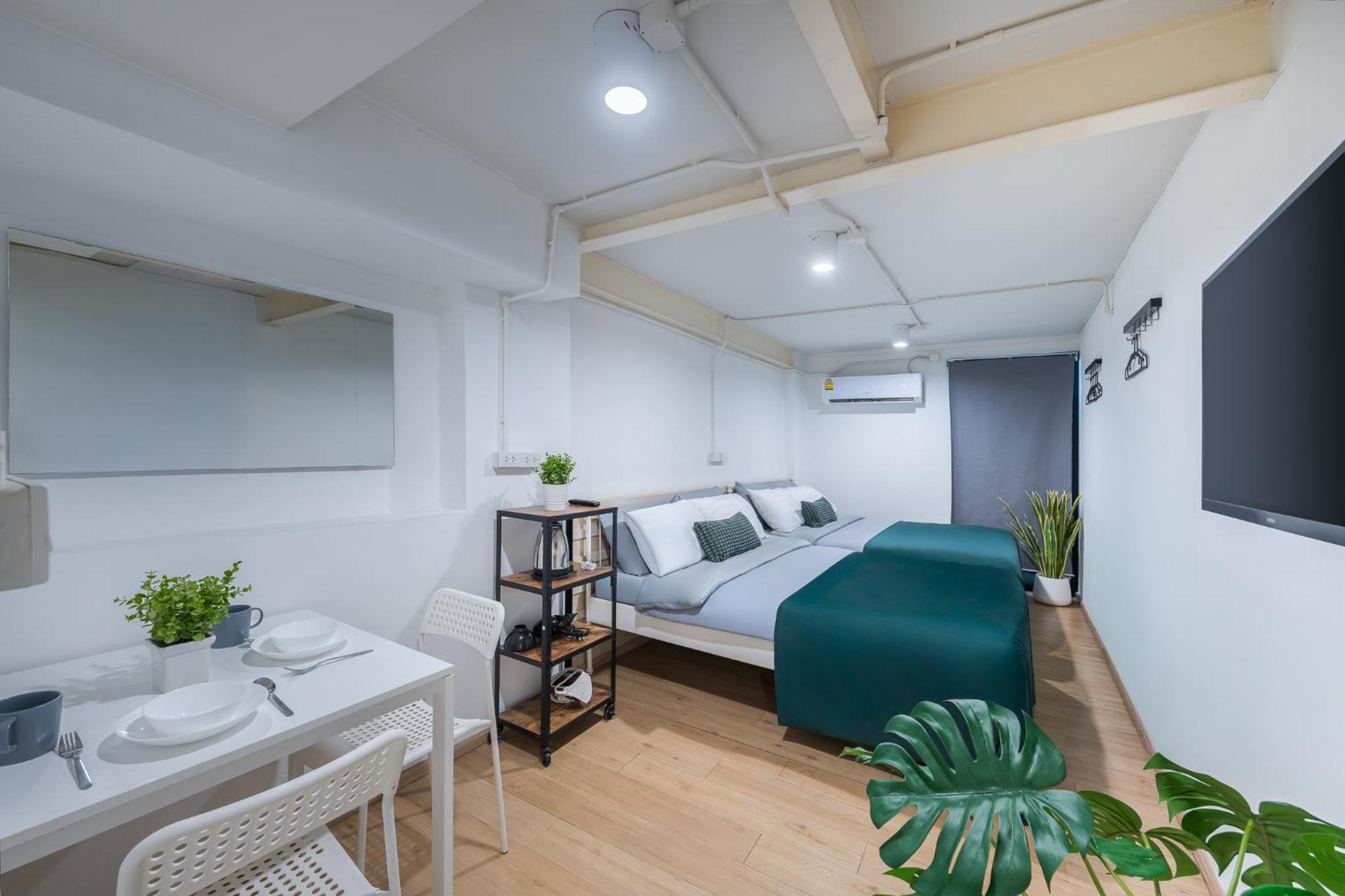 Platinum Deluxe Shopping Apartments Bangkok Buitenkant foto
