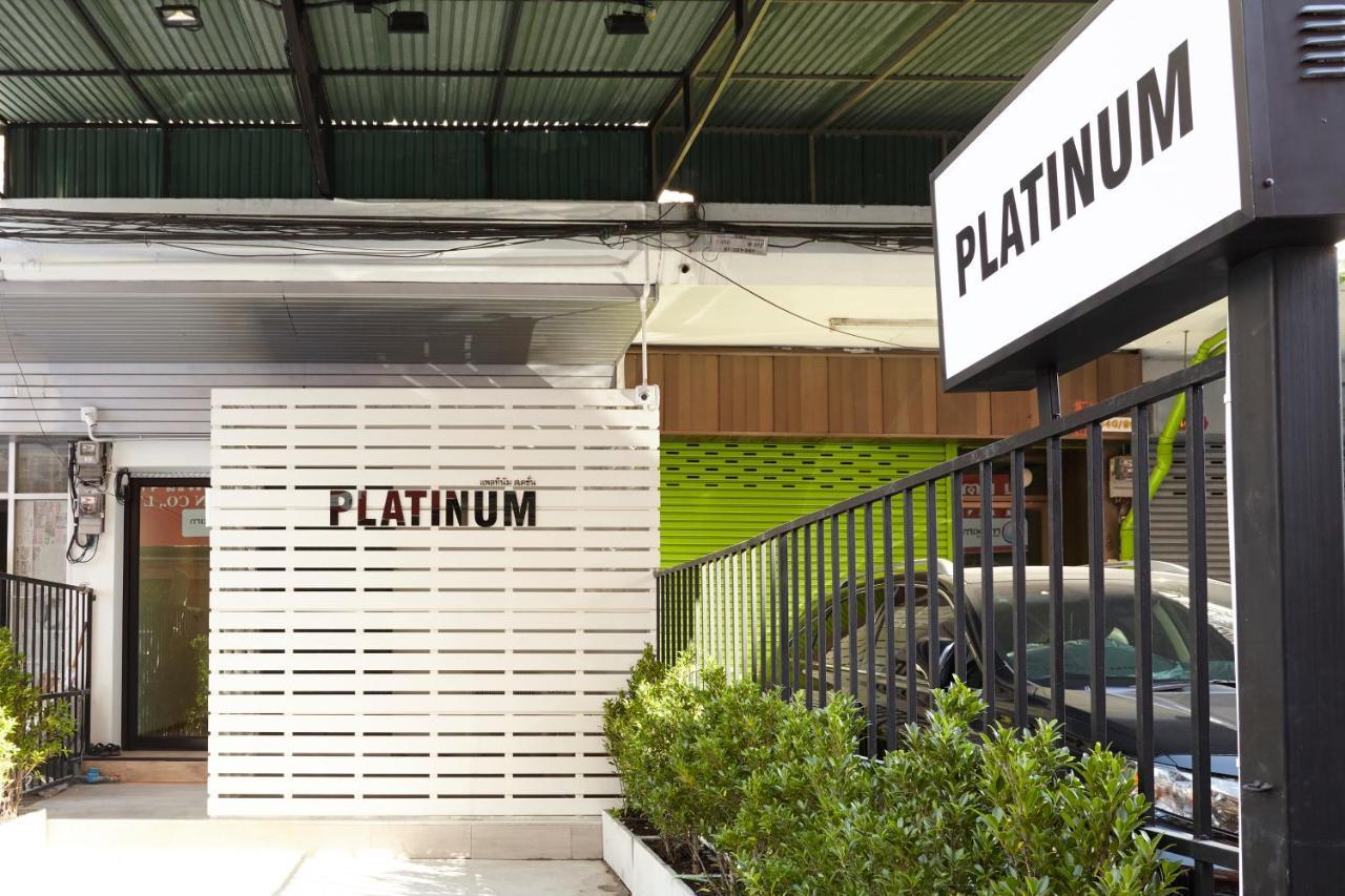 Platinum Deluxe Shopping Apartments Bangkok Buitenkant foto